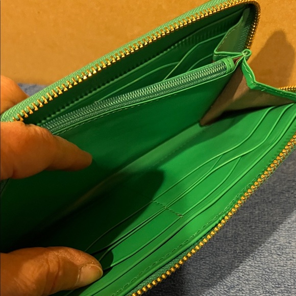 Cole Haan Green Leather Women's Wallet - Picture 8 of 8